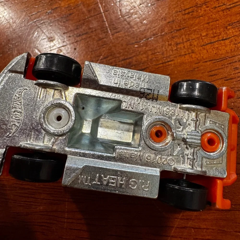 Hot Wheels Rig Heat Orange Speed Shop Semi Truck Cab‎ Diecast 2016 Mattel